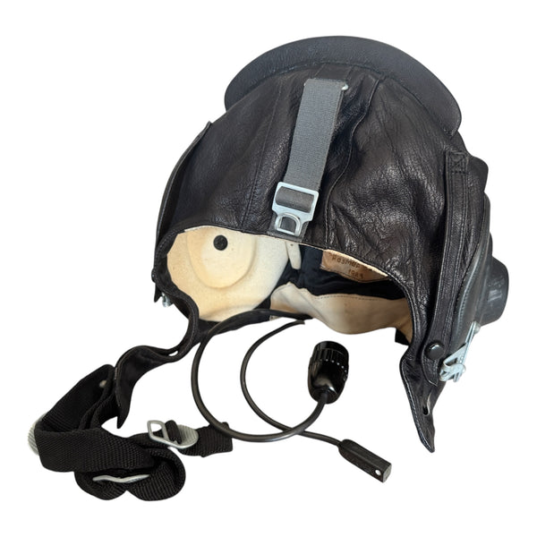 Sowjetischer russischer MiG-Pilotflieger aus schwarzem Leder, Winterhelm, Uniformmütze