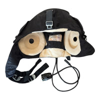 Sowjetischer russischer MiG-Pilotflieger aus schwarzem Leder, Winterhelm, Uniformmütze
