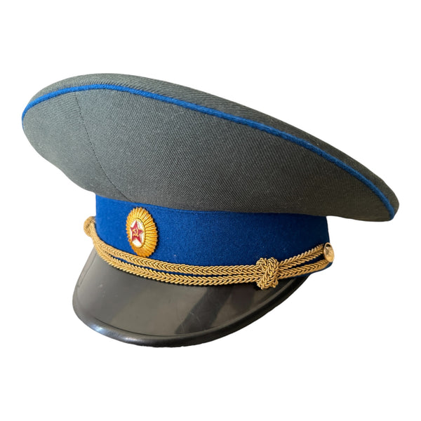 Sowjetische KGB-Offizierparade der UdSSR, russische Militäruniform, Schirmmütze, Schirmmütze 