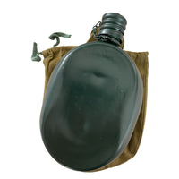 Echte sowjetische UdSSR-Armee-Militär-Dunkelgrüne Wasser-Wodka-Flasche mit Gürteletui