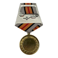 Preismedaille für den russischen Veteranen von Tschernobyl zum 35. Jahrestag der Katastrophe